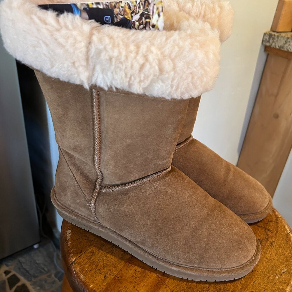 NWOT- Bearpaw Boots Size 11